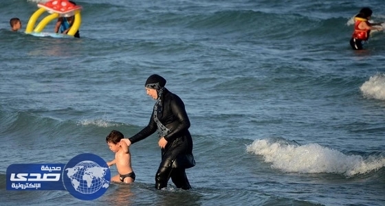 مقاضاة 4 رؤساء بلديات مدن لحظر "البوركيني" فى فرنسا