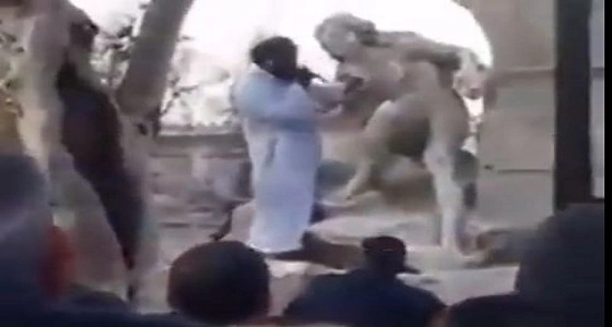 بعد قتل أخيه.. أحد أعضاء الباسيج يحرق وثائقه ويطالب زملائه بالانضمام للشعب