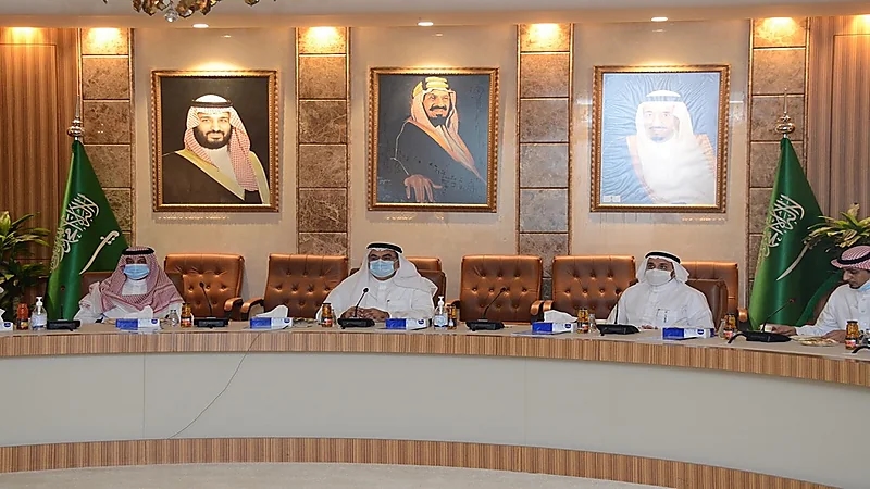 أمين الشرقية يناقش مشروع التحول من الأساس النقدي إلى أساس الاستحقاق المحاسبي