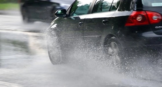 3 خطوات للتجاوز بحذر عند هطول الأمطار