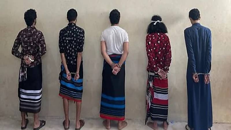 القبض على 5 مواطنين أحرقوا ثلاث مركبات لمواطن في الريث