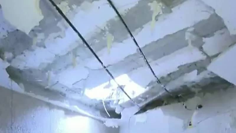 شاهد.. لقطات جديدة من مكان سقوط شظايا الصاروخ الباليستي الذي أطلقه الحوثيون صوب الرياض 