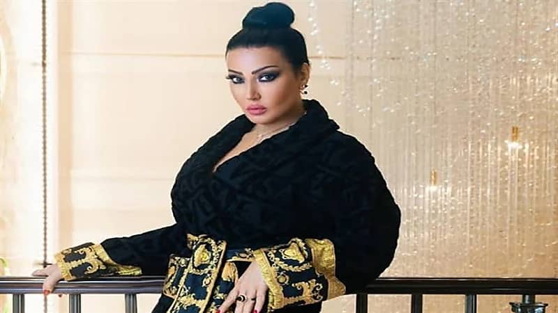 سمية الخشاب تثير الجدل بين جمهورها بعد ظهورها بروب الاستحمام "صور"