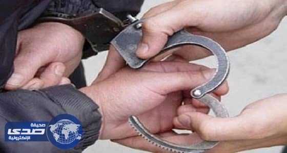 ضبط مواطن يرتدي زي امرأة بحوزته 5 بطاقات صراف آلي بعرعر