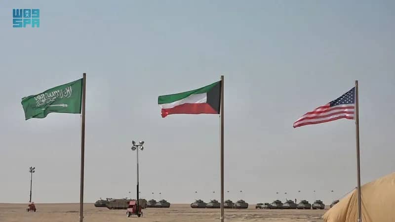 فيديو لطفل يشرب شاي يثير ضجة في "تيك توك"