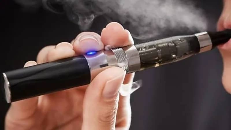 تعليق مؤقت لقرار حظر بيع السجائر الإلكترونية بأمريكا