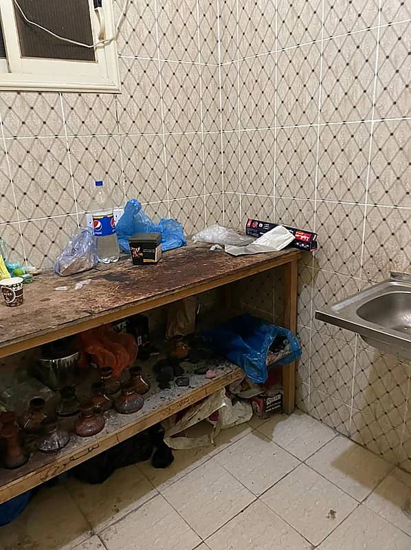 شاهد.. فيديو يوثق لحظة سقوط شابين على صخرة عملاقة أثناء ممارسة هواية تسلق الجبال