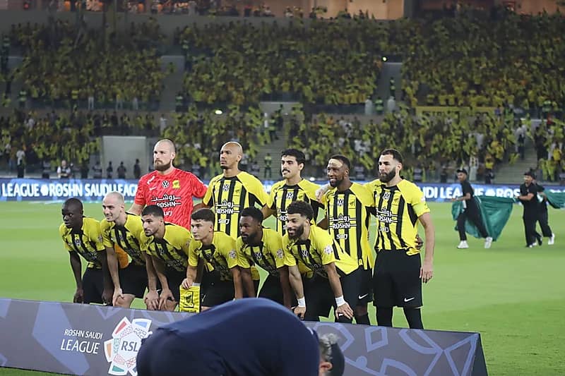 صورة نادرة تجمع الأمير سعود مع رجاله في صعده بعد السيطرة عليها منذ ٨٨ عام