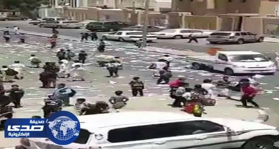 أولياء أمور: قرار إعفاء قائد مدرسة «تمزيق الكتب» متسرع لإرضاء الرأي العام «فيديو»