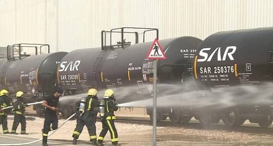 بالصور.. تجربة فرضية لانحراف قطار كبريت بالنعيرية