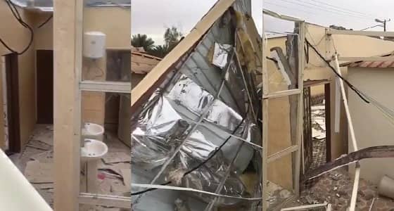 بالفيديو.. صاعقة قوية تضرب استراحة في الخرج وأسقف الغرف تتطاير