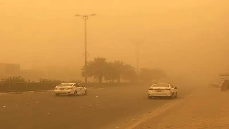 "الأرصاد": موجة الغبار مستمرة