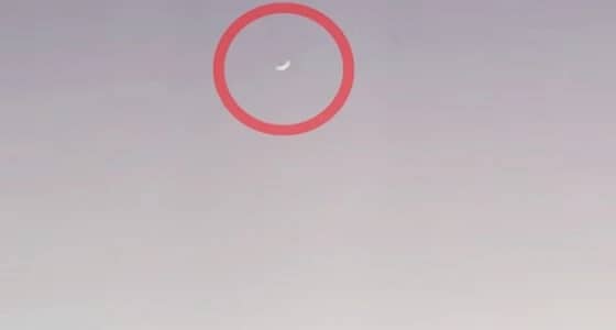 بالفيديو.. طياران يوثقا طلوع الشمس من جديد بعد الإفطار بالرياض