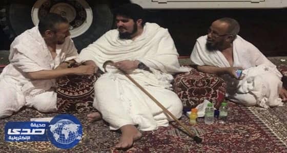 بالصور.. الأمير عبدالعزيز بن فهد يؤدي مناسك الحج