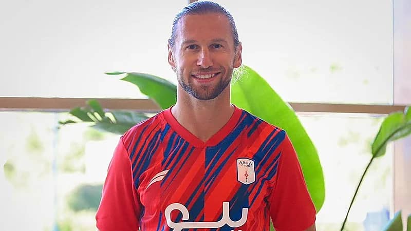 نجم أبها على رادار برشلونة