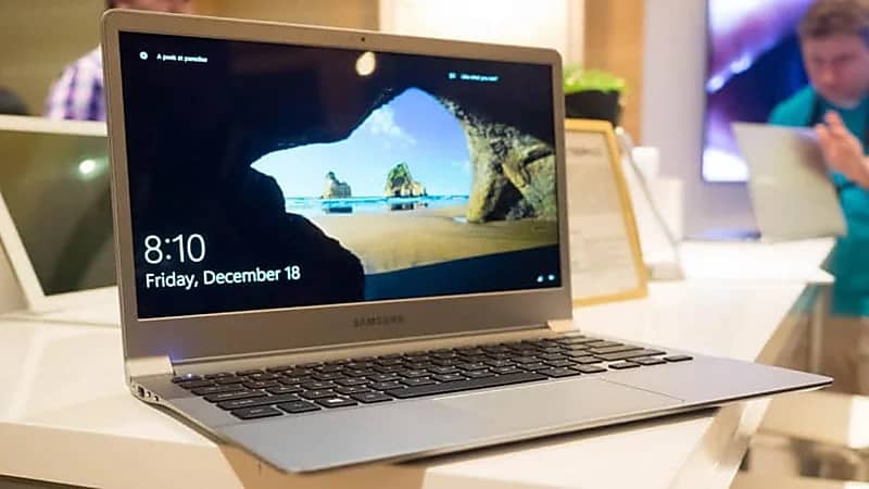 بالفيديو.. سامسونج تنافس آبل بجيل جديد من الحواسب المحمولة