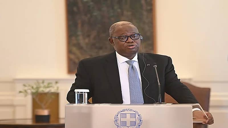 وفاة وزير خارجية ‎إفريقي خلال اجتماع لمجلس الوزراء