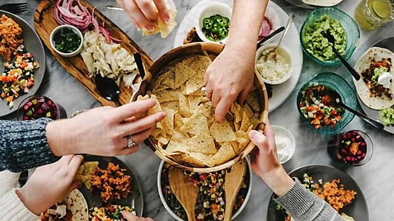 4 نصائح للتوقف عن الإفراط في الطعام