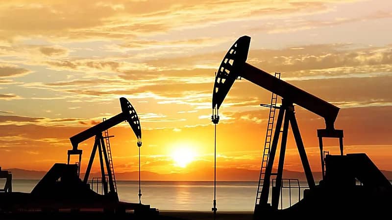 بنك J.P.Morgan: أسعار النفط لن تخترق مستويات 100 دولار للبرميل هذا العام