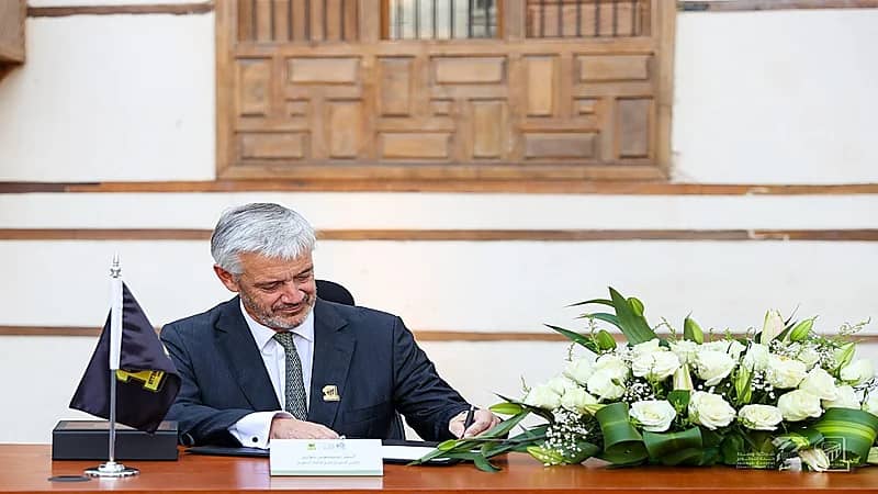 الاتحاد يوقع عقد رعاية مع شركة تطوير البلد