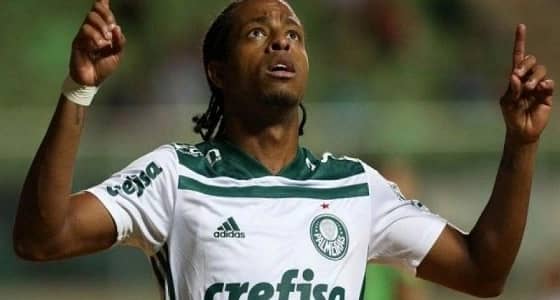 في أعلى صفقة بتاريخ الدوري المصري.. الأهرام يخطف " كينو " من النصر