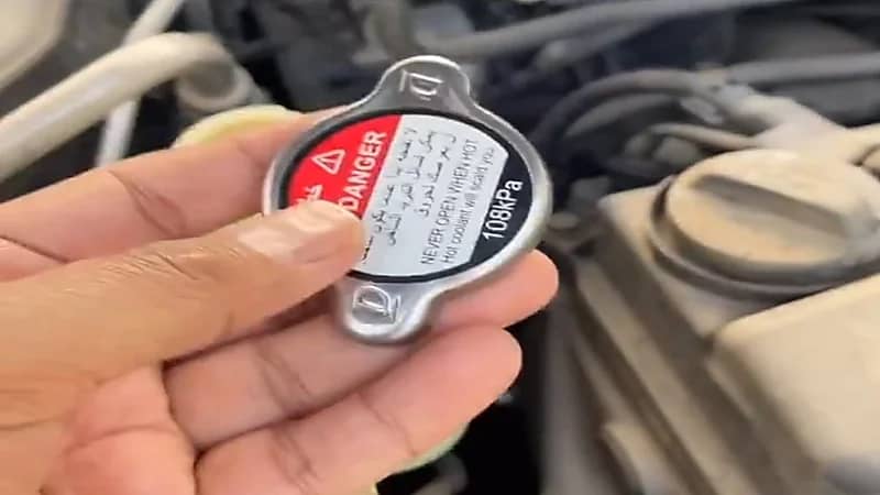 بالفيديو.. مختص: غطاء الردياتير قطعة بـ 50 ريال قد تكلفك توضيب بـ10 آلاف ريال