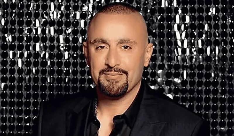 أحمد السقا: والدتي تعاملني كطفل حتى الآن "فيديو"