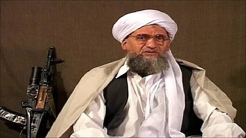 من جراح إلى زعيم "القاعدة" الإرهابي.. من هو الظواهري الهارب منذ 37 عامًا