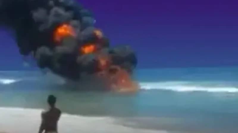 نار تشتعل من قلب الماء