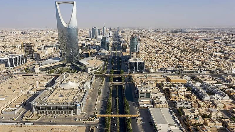 اعتماد الدليل التنظيمي الشامل للوحات التجارية بالرياض