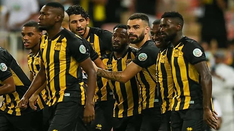 فيفا يعاقب الاتحاد بالمنع من قيد اللاعبين 
