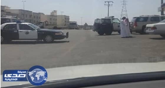 الدوريات الأمنية تلقي القبض على خليجي يمارس التسول بخميس مشيط