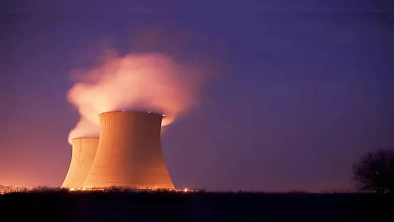 حريق في محطة كورسك النووية الروسية بعد هجوم بمسيرة أوكرانية