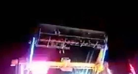 بالفيديو.. لحظة سقوط أم وابنتها من لعبة ملاهي ووفاة إحداهما