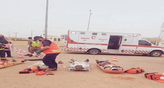 بالصور.. الدفاع المدني والهلال الأحمر يشاركان فرضية لانهيار مبنى