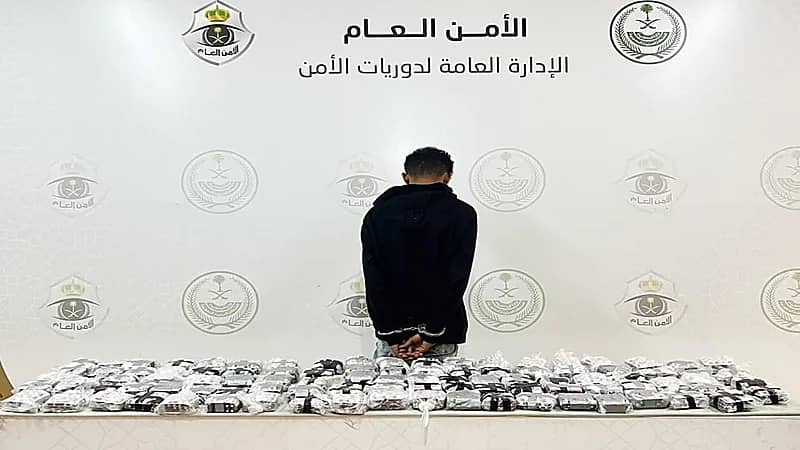 القبض على شخص بحوزته 7 آلاف قرصًا خاضعًا لتنظيم التداول الطبي في بيشة