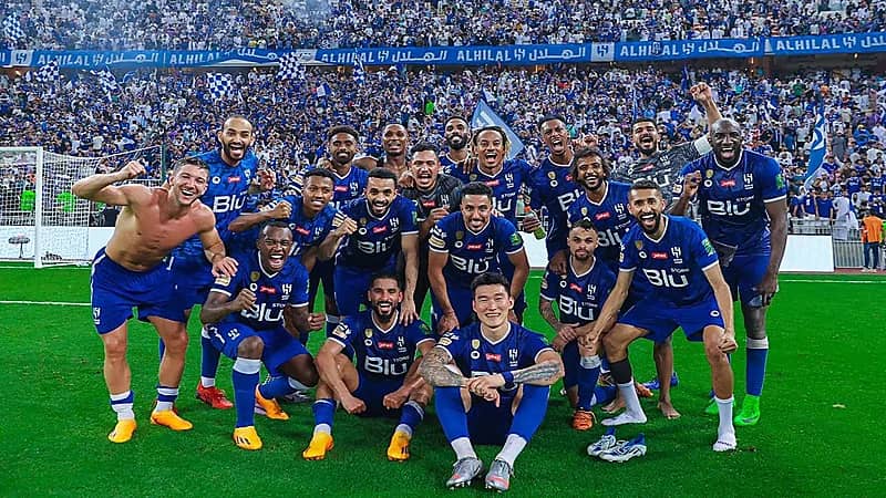 التاريخ يسجل للهلال اللعب على نهائيات العالم وآسيا وكأس الملك بالرغم من إيقافه فترتين تسجيل