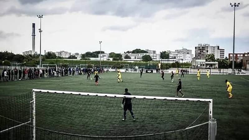 وفاة لاعب كرة قدم دماغيًا خلال مباراة بسبب لكمة وحشية