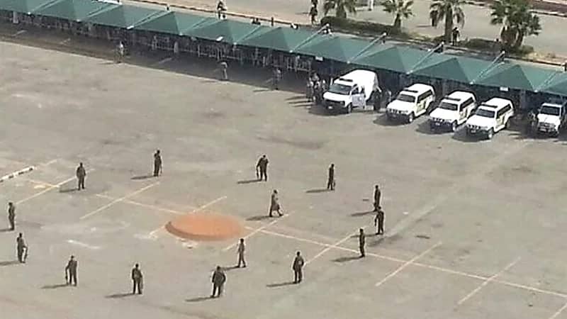 والد قتيل يعفو عن قاتل ابنه في ساحة القصاص بجدة