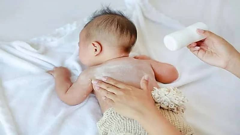 اتهام "بودرة" أطفال شهيرة بالتسبب في الإصابة بالسرطان