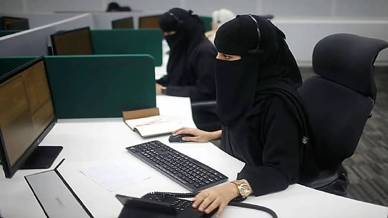 فيديو..تعرف على مدة الإجازة التي تحصل عليها المرأة في حالات الوفاة