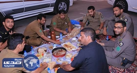 بالصور.. جماهير الأهلي تقيم مأدبة إفطار بمدينة الملك عبد الله