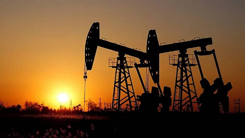 عضو لجنة الاقتصاد.. الضغط على الطلب العالمي يؤدي لانخفاض أسعار النفط