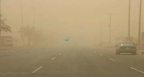 أتربة مثارة وتدني الرؤية على المنطقة الشرقية