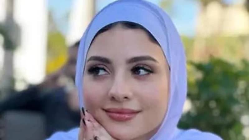 البلوجر المصرية التي فقدت بصرها تبكي بحرقة بعد تهديد من خطيبها