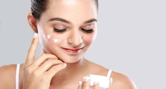 مبادئ وأساسيات للحصول على بشرة صحية تفيض بالألق والحيوية