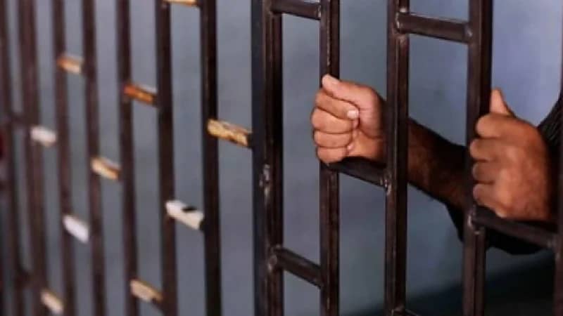 شاب يحتال على أموال ومصاغ فتاة بعد أن وهمها بالزواج