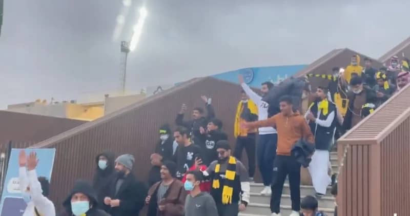 شاهد..جماهير الاتحاد بعد الفوز على الباطن : "هاتوا الهلالي"