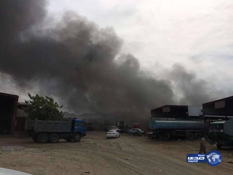 أم فايز تكمل مسيرة 100 عام من صناعة الخصف بقرية عسير