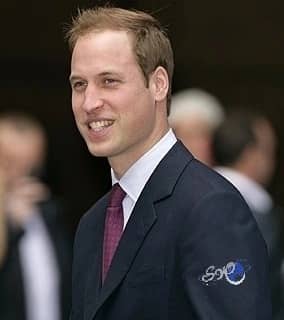 الأمير وليام ينقذ زوجين علقا بمنطقة جبلية